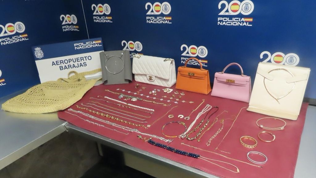 Joyas por valor de 142.000 euros recuperadas del domicilio de un conductor de un vehículo de transporte público individual