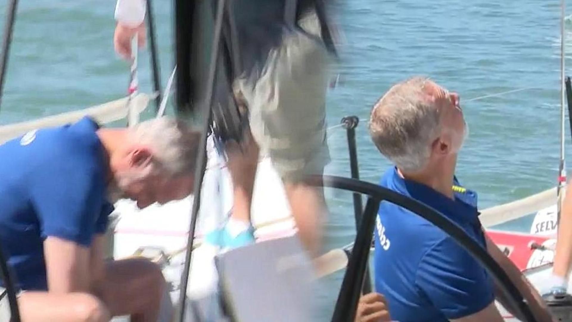 Las imágenes del gran susto del rey Felipe VI al caer una vela a centímetros de su cabeza en Palma