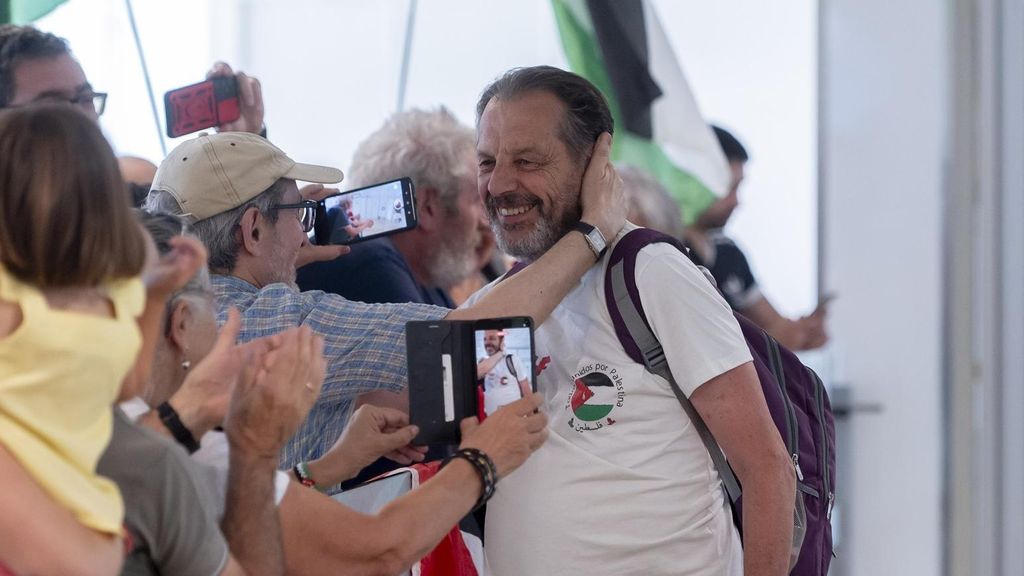 Llega a Madrid Santiago González, el segundo español de la Flotilla de la Libertad