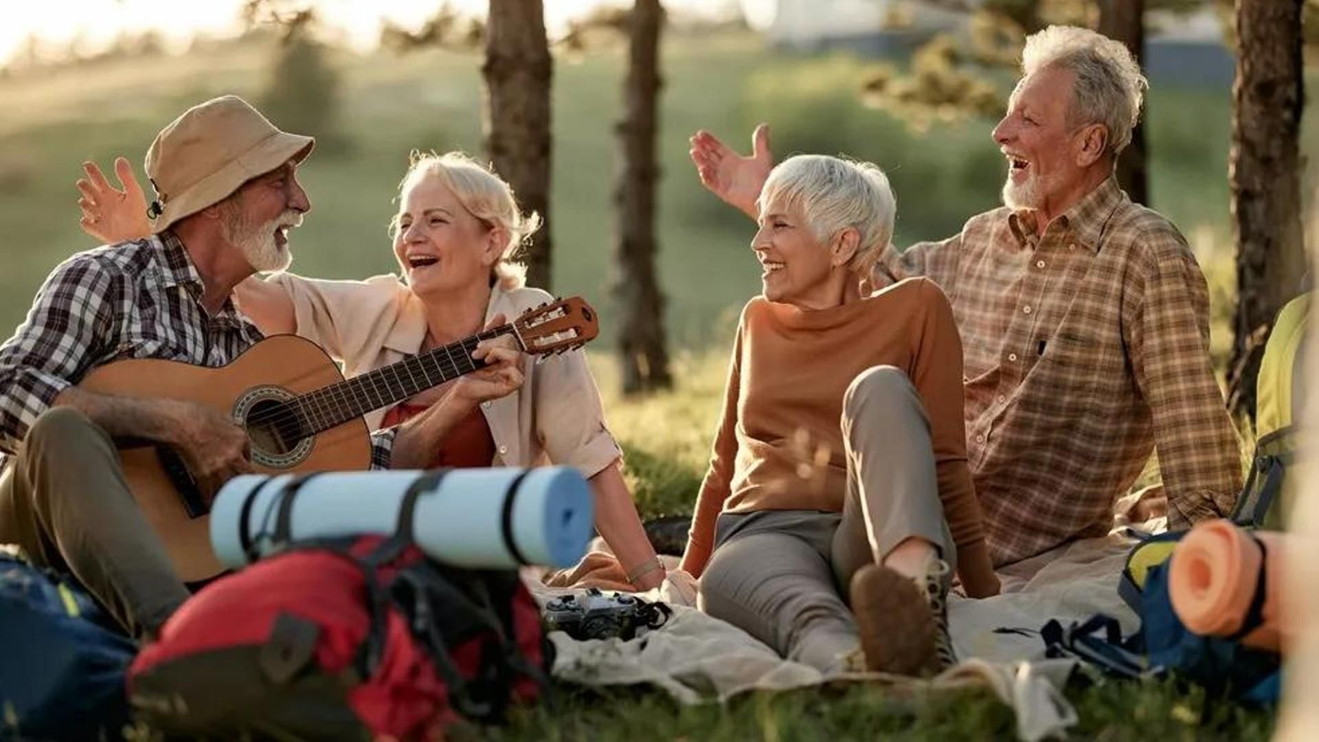 El Secreto de la Felicidad Según un Experto de Harvard: ¿Tener Amigos 'Inútiles'? Descubre el Impacto de las Relaciones Auténticas