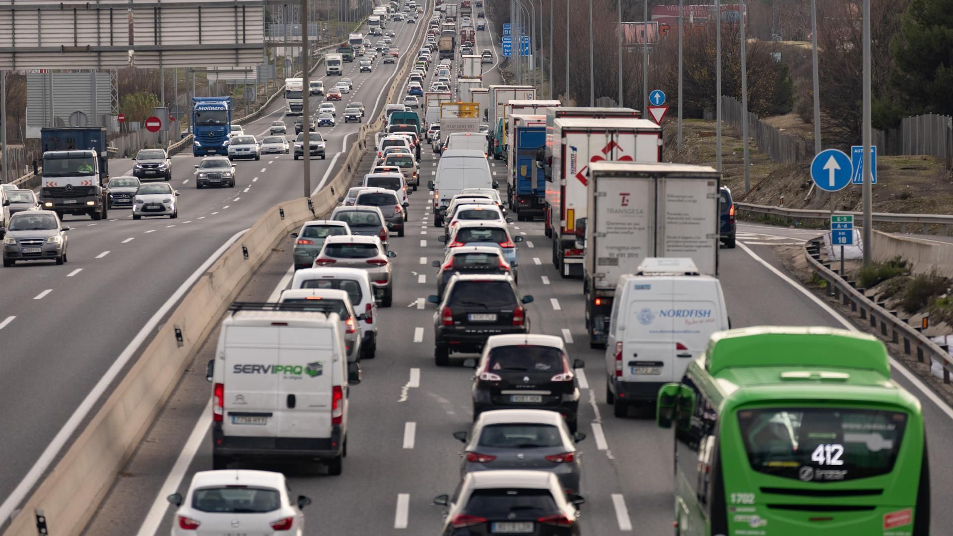 Operación salida de agosto: retenciones en Madrid y Málaga durante las primeras horas