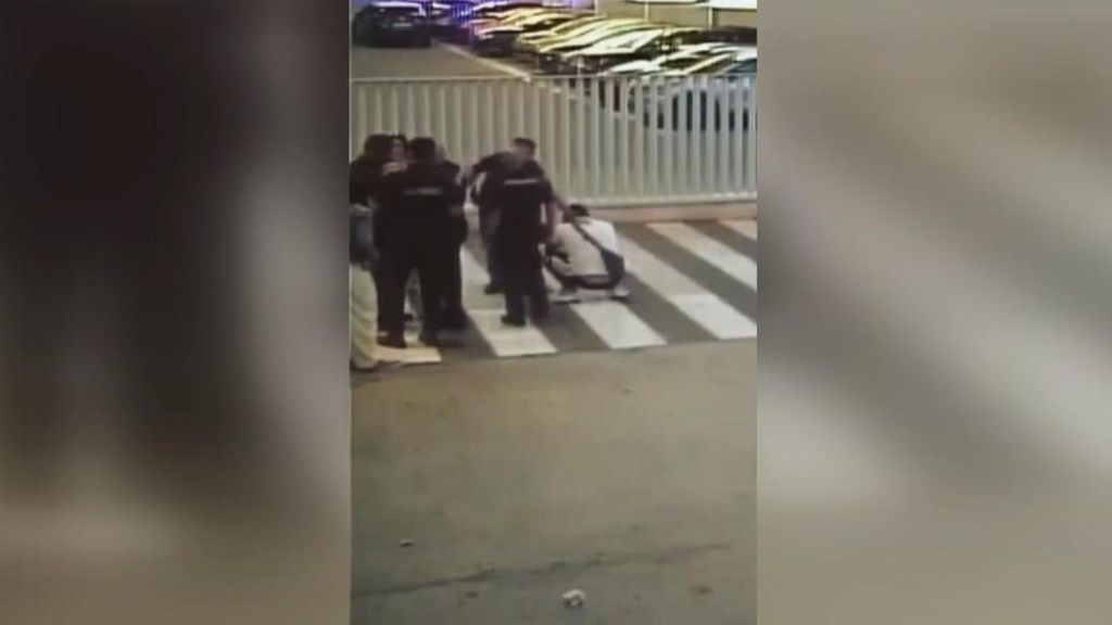 Tres agentes de la Policía Nacional salvan la vida de un bebé en Zaragoza: “Balbuceaba, estaba de color grisáceo, le faltaba la respiración”