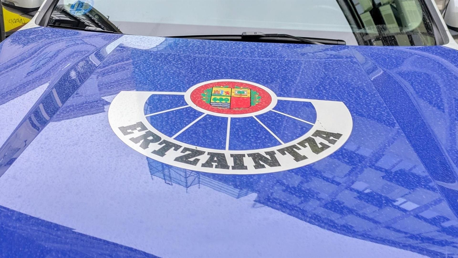 Coche de la Ertzaintza. Coche de la Ertzaintza.