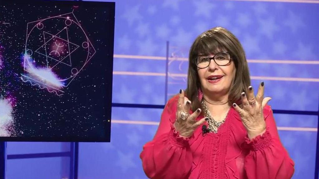 Esperanza Gracia en su programa del horóscopo de Telecinco