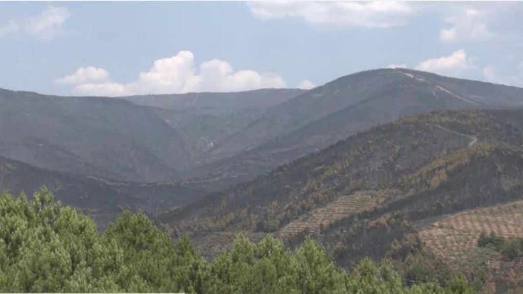 Estabilizado al 90% el incendio de Las Hurdes tras calcinar cerca de 2800 hectáreas: una aldea permanece desalojada