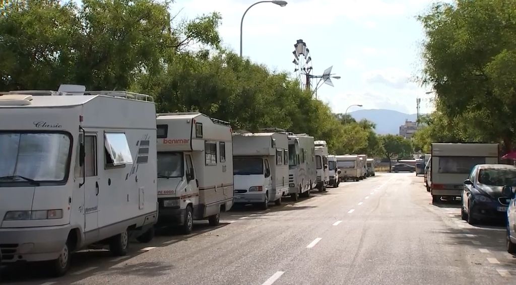 Vivir en una caravana: historias comunes de los trabajadores que no pueden alquilar ni una habitación en Baleares