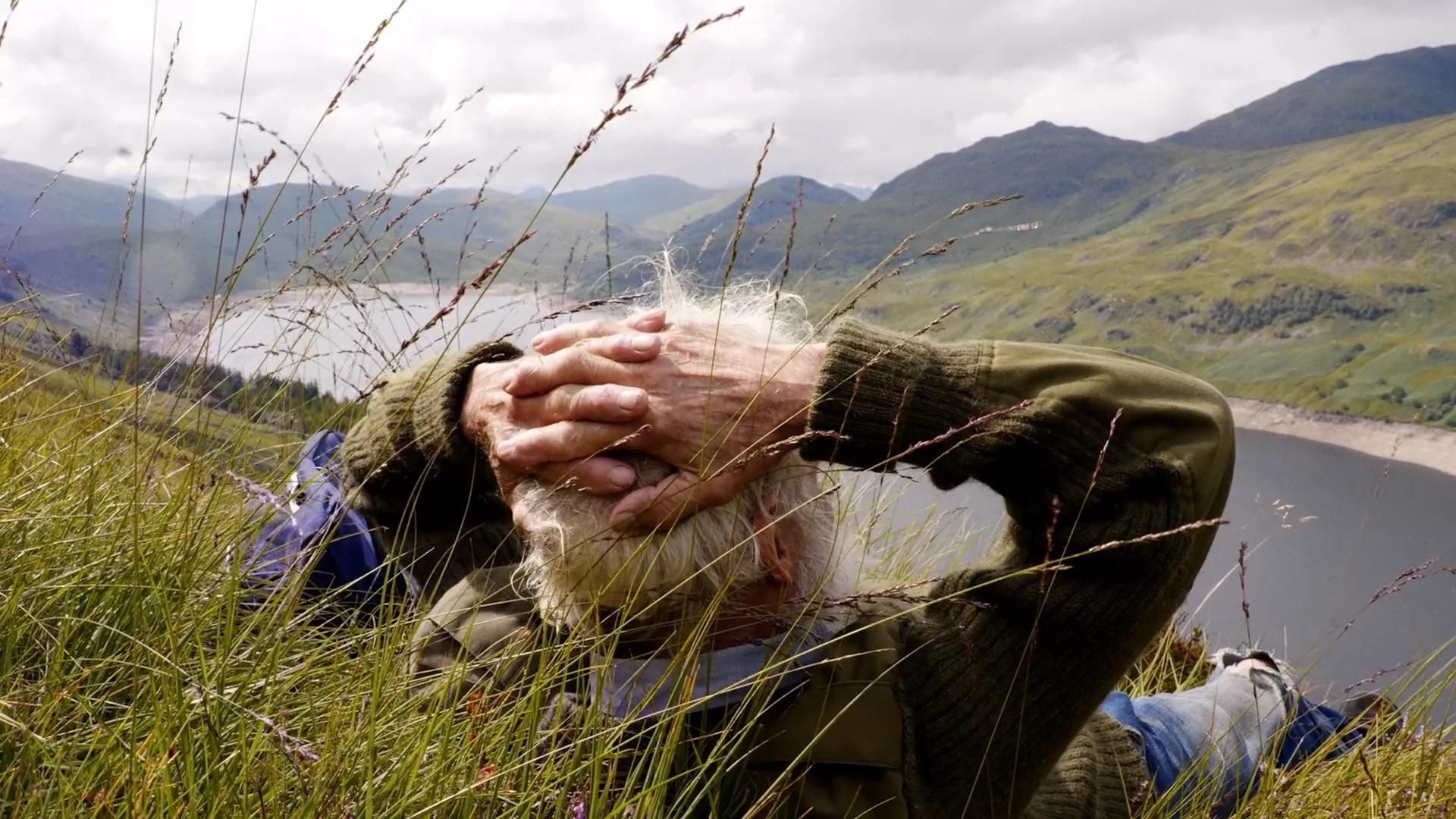 Ken Smith disfrutando de la vista en Lock Treig