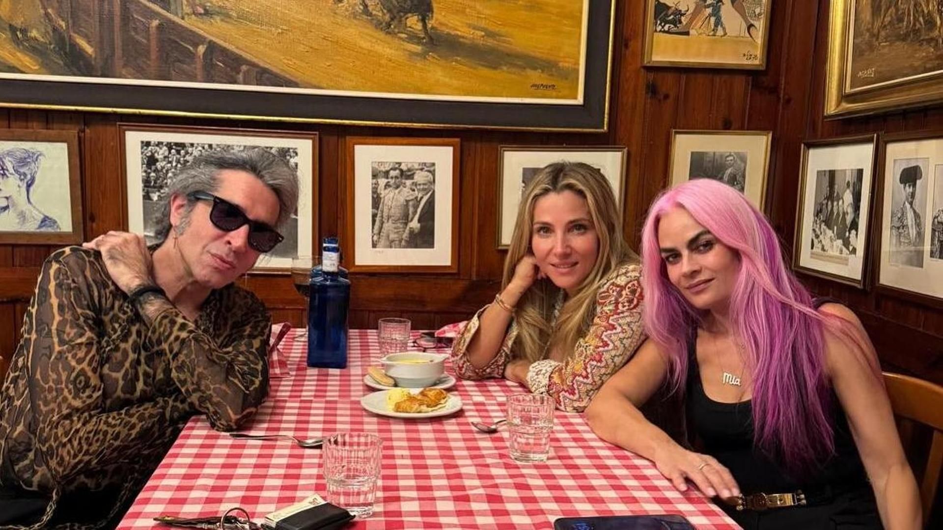 Mario Vaquerizo y Elsa Pataky en su cena castiza por Madrid Mario Vaquerizo y Elsa Pataky en su cena castiza por Madrid