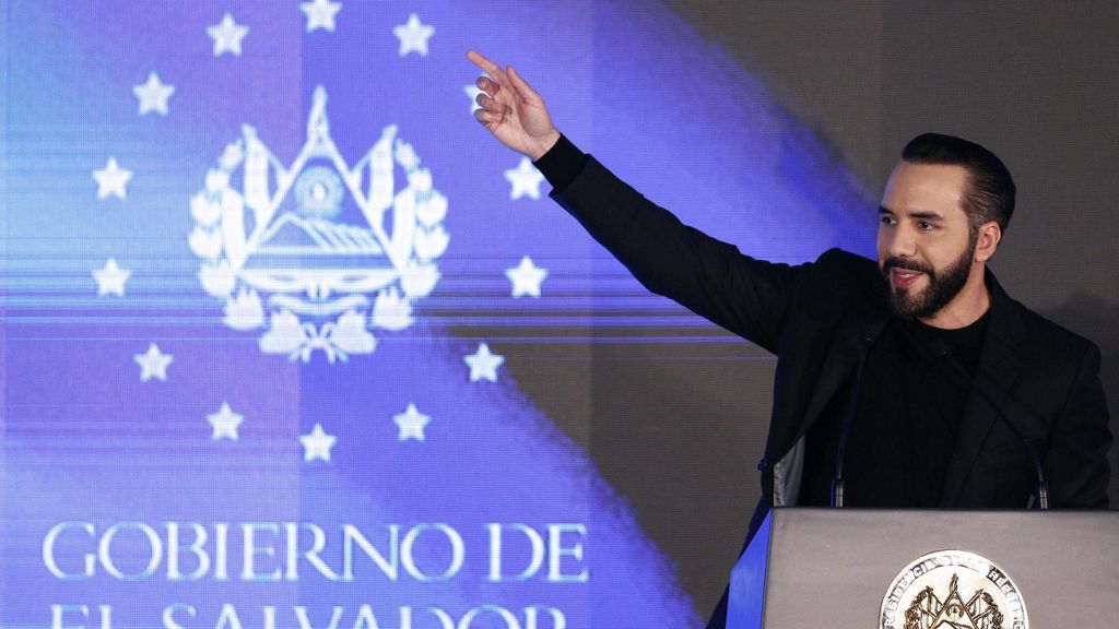 Nayib Bukele podría ser reelegido de forma indefinida presidente de El Salvador tras una modificación exprés de la Constitución