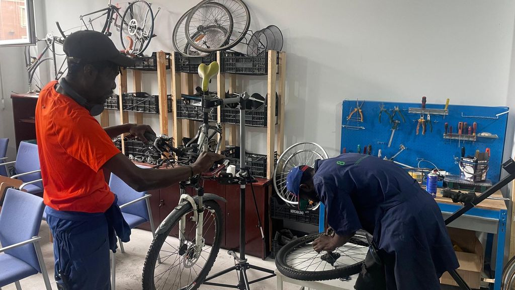 Bizieskola, el proyecto que transforma bicicletas olvidadas en nuevas oportunidades de vida