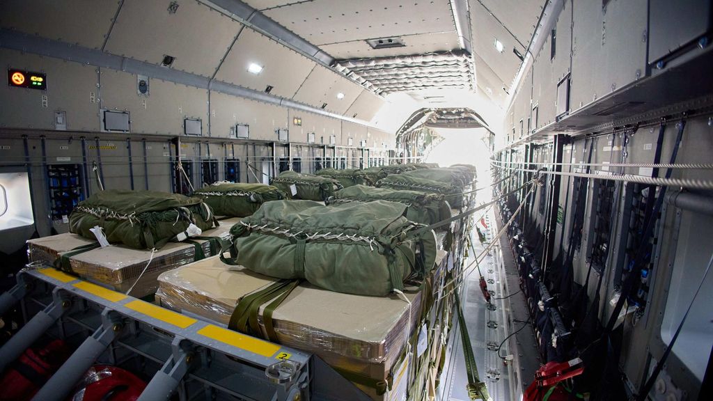 España lanza con éxito desde aviones 5.500 raciones de comida en Gaza y denuncia la "hambruna inducida" por Israel