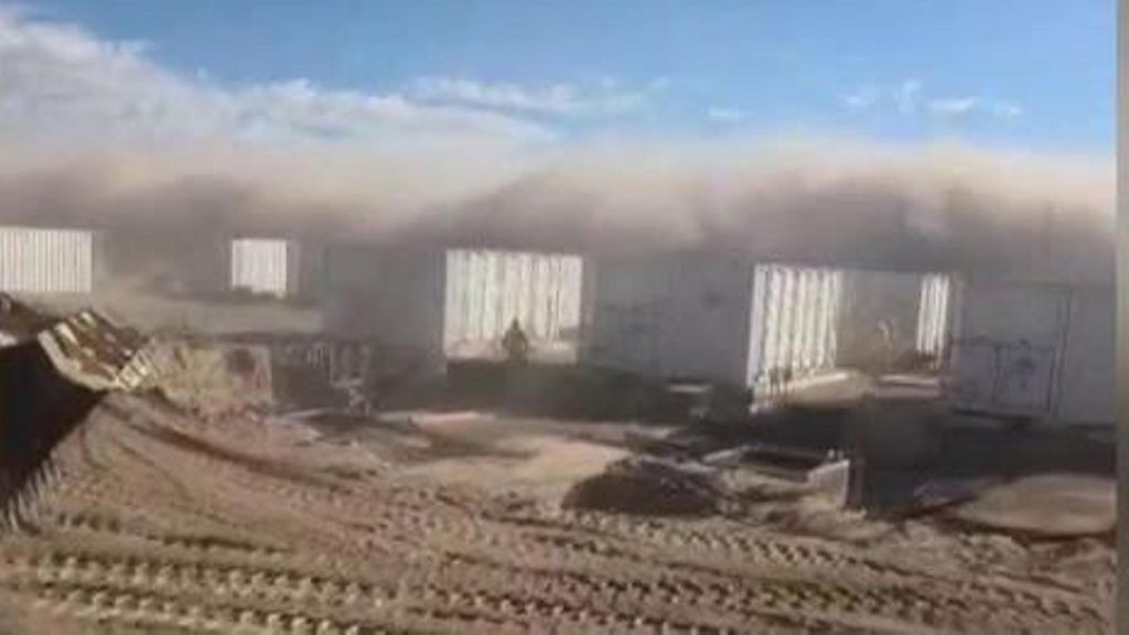 Una impresionante tormenta de arena provoca el caos en el sur de Perú: desde cortes de luz a problemas respiratorios