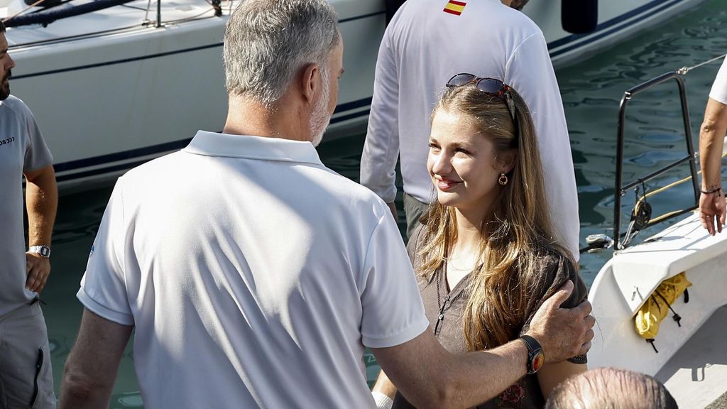 La princesa Leonor y el rey Felipe VI, a su llegada al Club Náutico de Palma