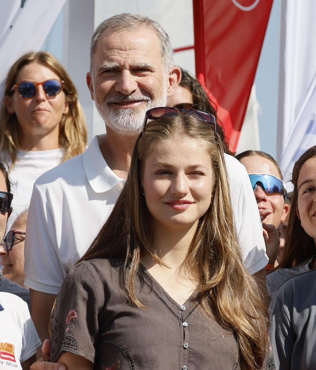 La princesa Leonor y el rey Felipe VI a su llegada al Club Náutico de Palma