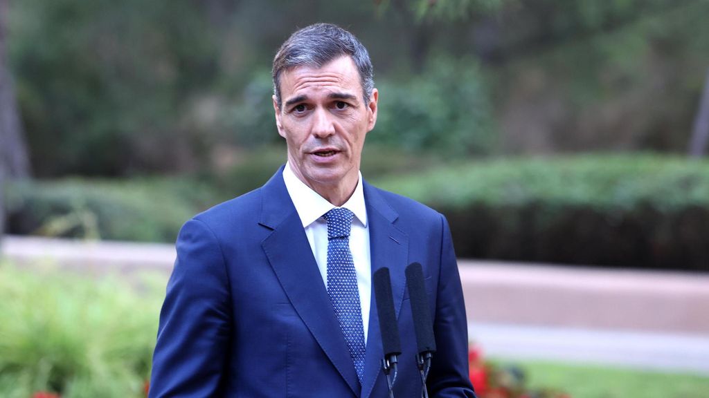 Pedro Sánchez arranca sus vacaciones en Lanzarote: desde el dispositivo de seguridad hasta las visitas que recibirá el presidente