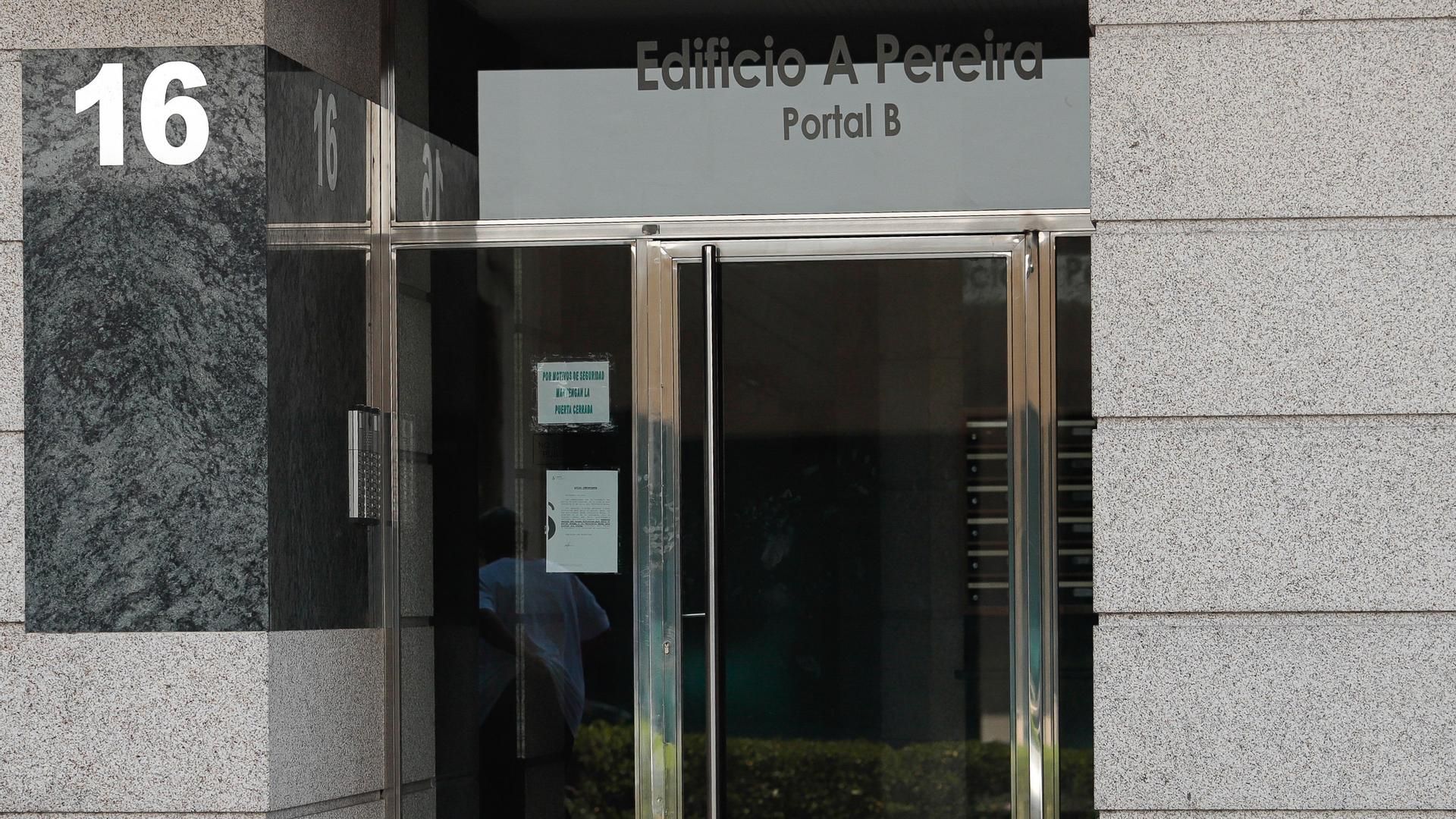 Piso donde fue encontrado el cuerpo sin vida de una mujer en O Porriño