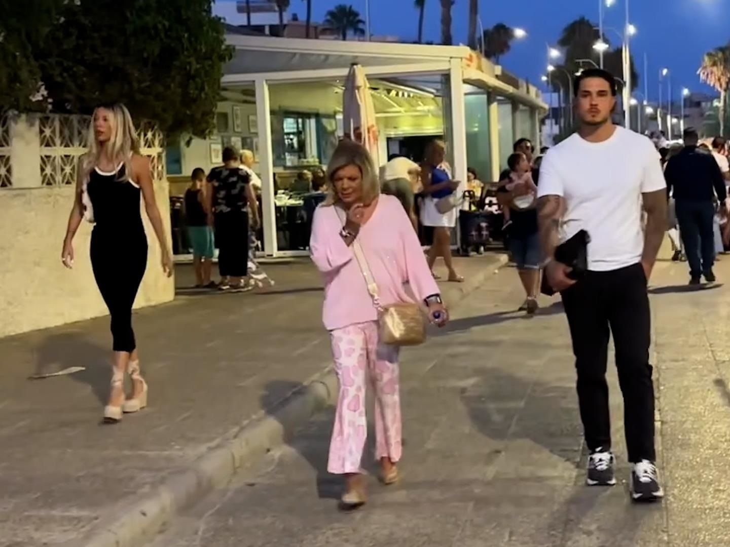 Terelu Campos, Alejandra Rubio y Carlo Costanzia en Málaga