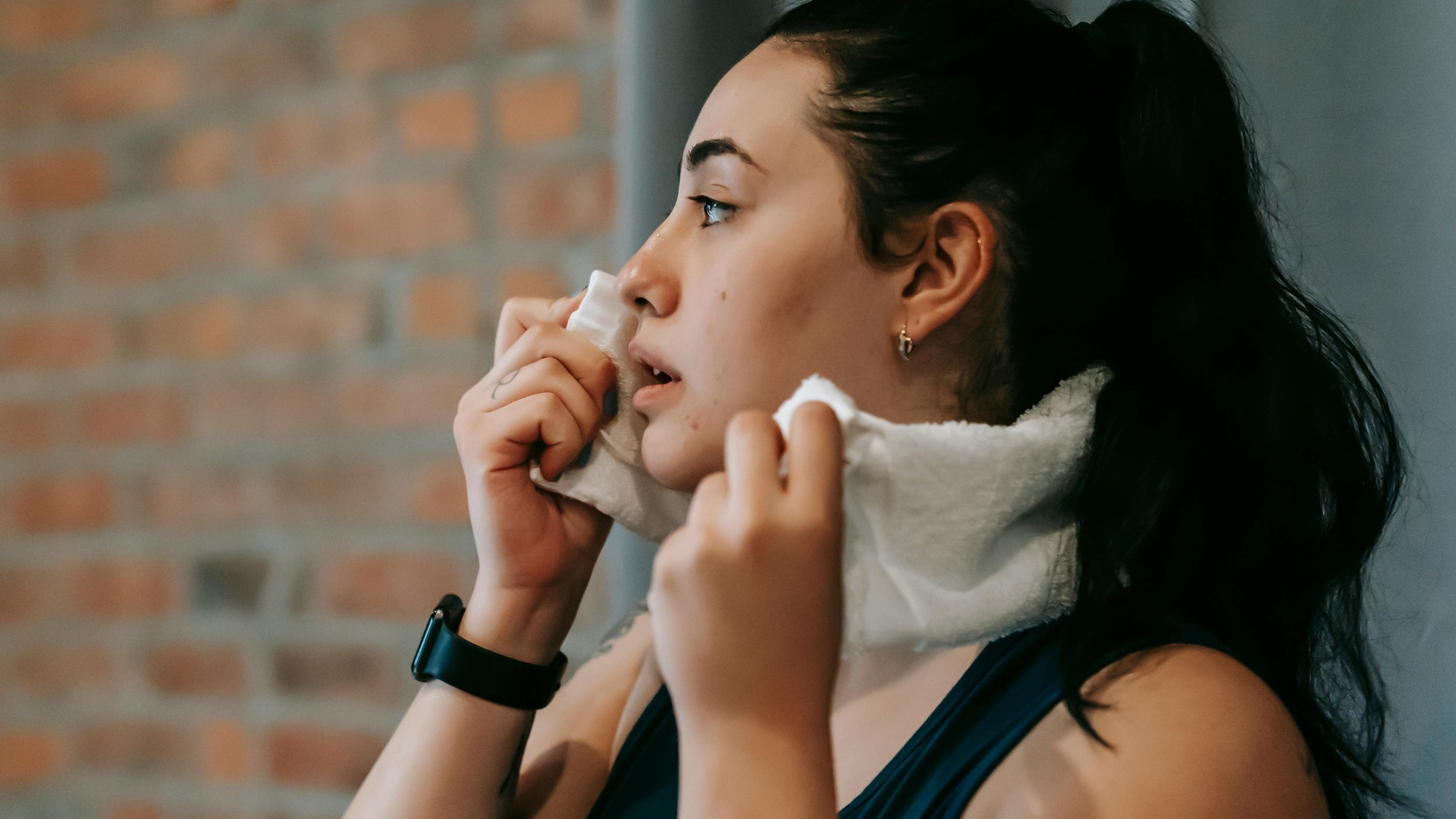 Al sudar, el cuerpo elimina toxinas. FUENTE: Pexels