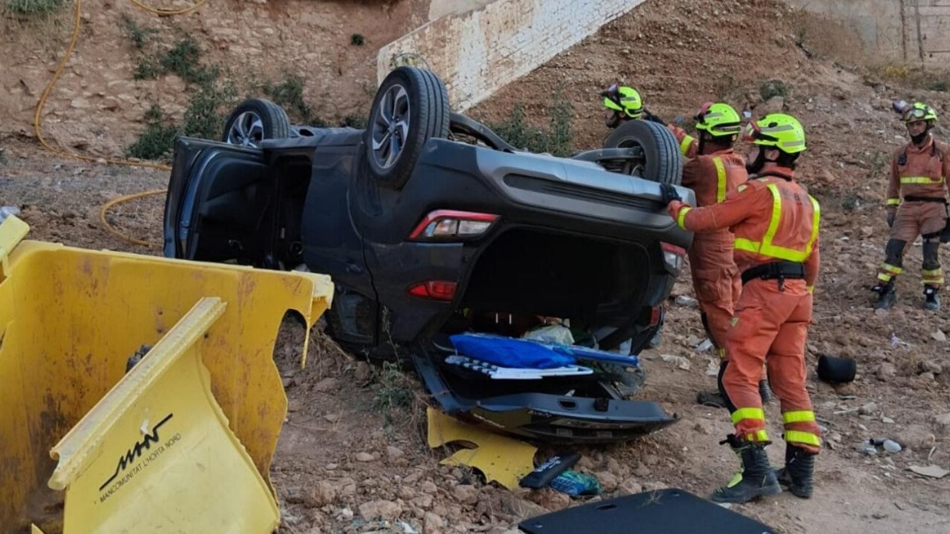 Coche accidentado en el barranco de Paiporta, Valencia