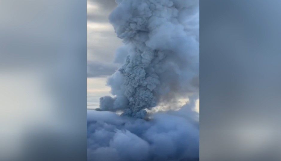 Entra en erupción un segundo volcán en el este de Rusia tras el terremoto de magnitud 8,8