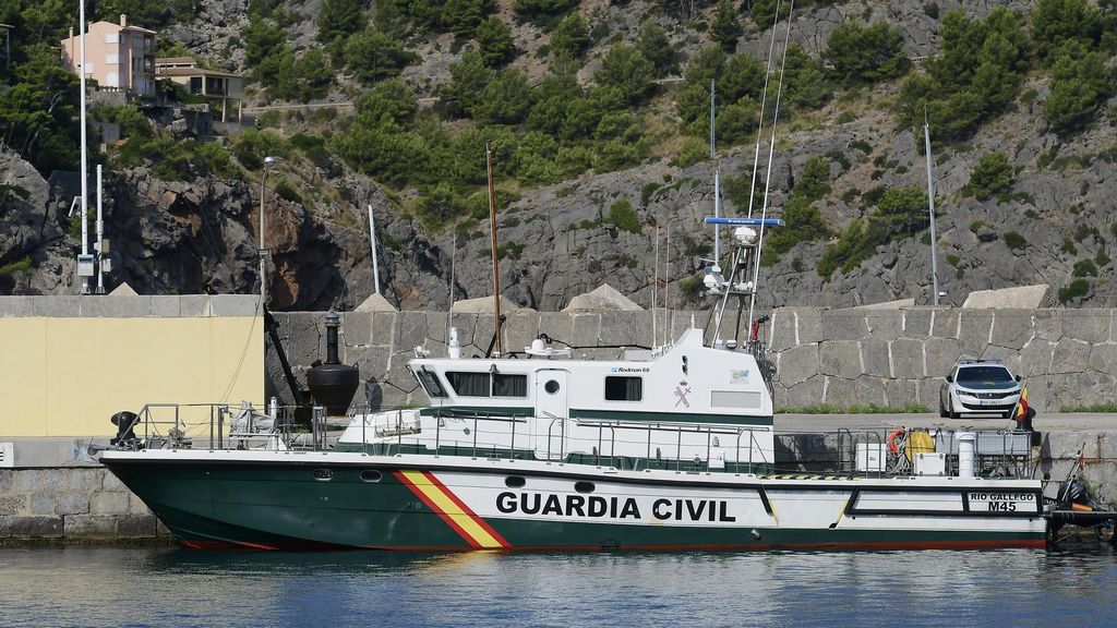 La Guardia Civil localiza a los dos ocupantes de la avioneta acrobática que cayó al mar en Sóller, Mallorca