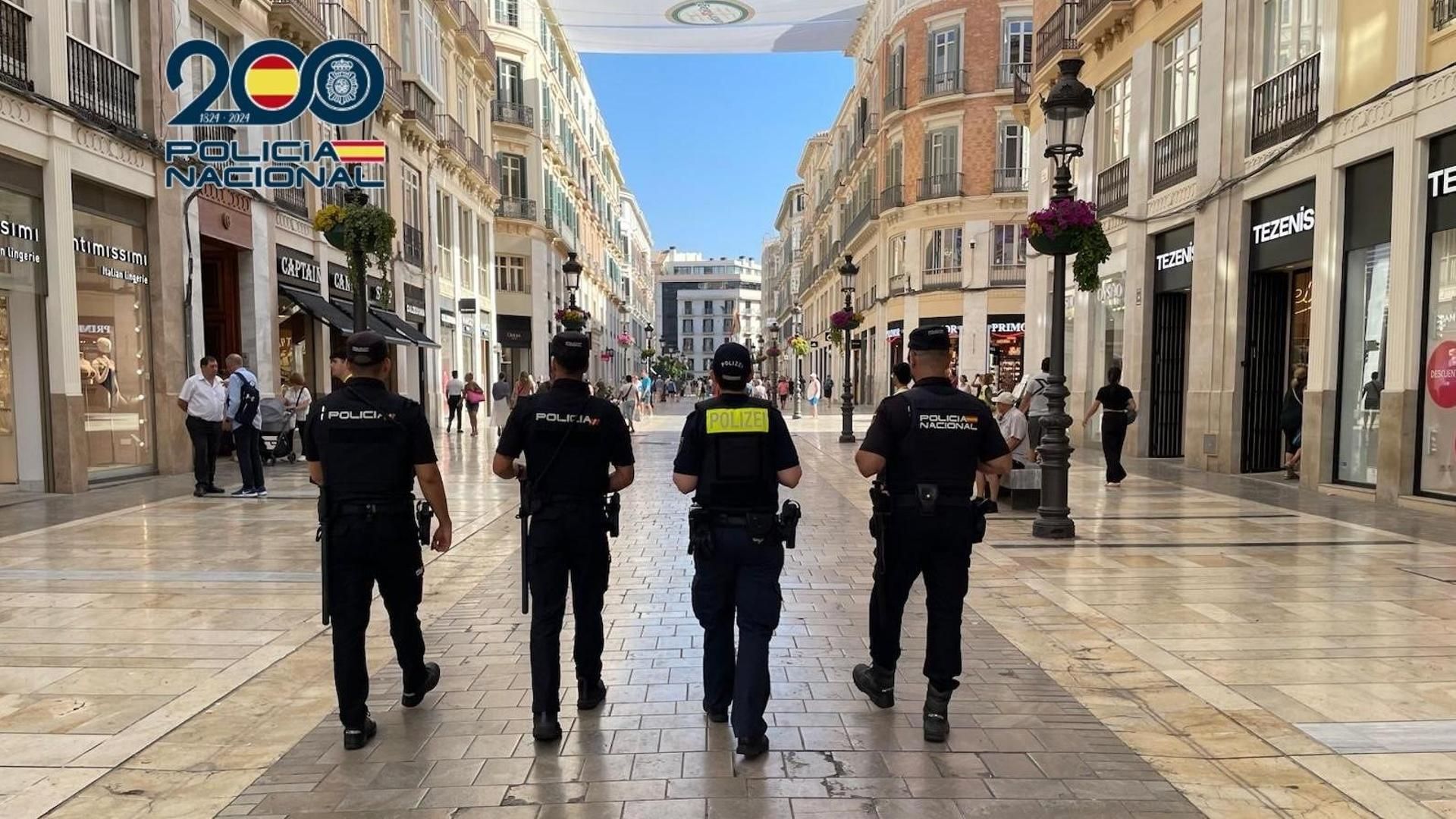 Policia Nacional en calle Larios, Málaga