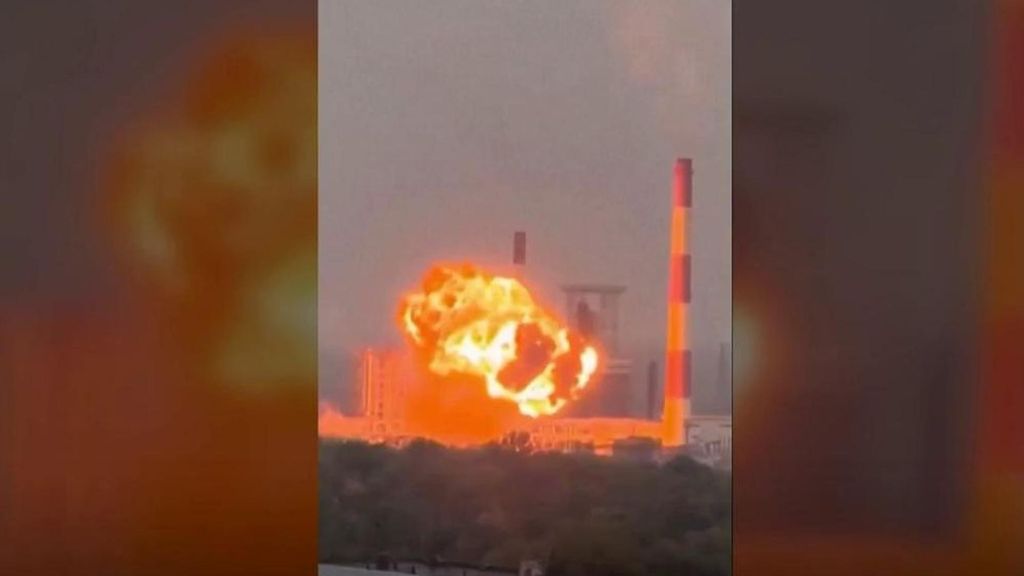 Ucrania responde a las ofensivas de Rusia: ataca dos refinerías, un depósito de combustible y una instalación electrónica