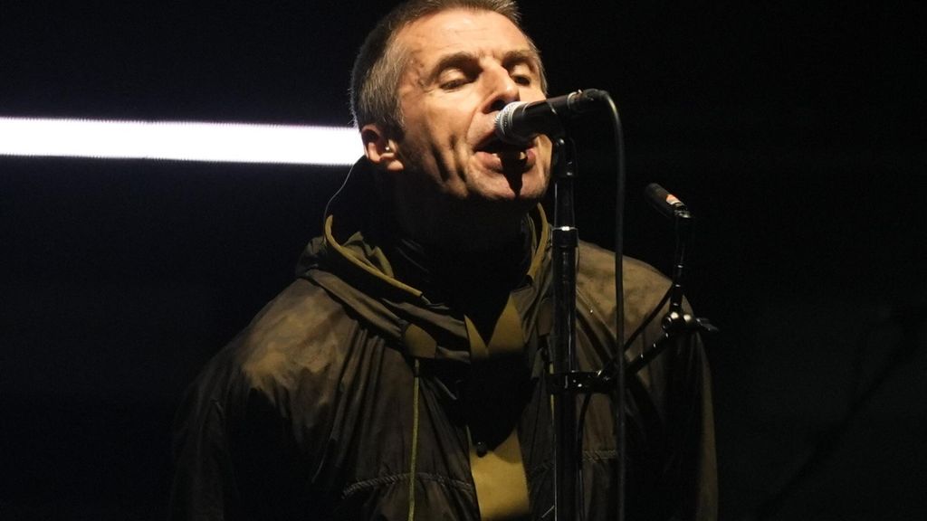 04 July 2025, United Kingdom, Cardiff: Liam Gallagher on stage at the Principality Stadium in Cardiff, where the long-awaited reunion tour of the band Oasis begins. Photo: Jordan Pettitt/PA Wire/dpa - ATTENTION: only for use until (July 04, 2026)