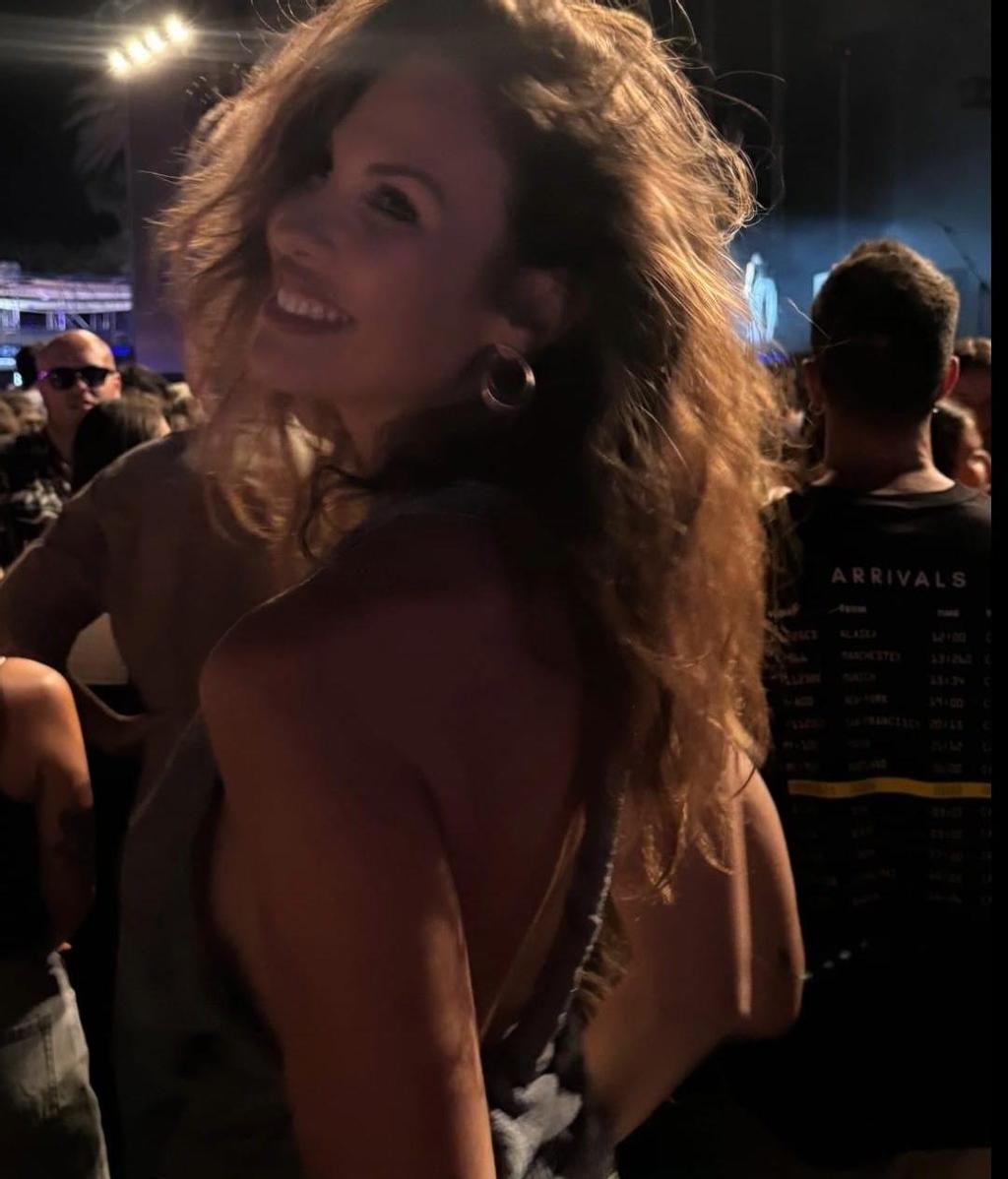 Jessica Bueno, detalle del top