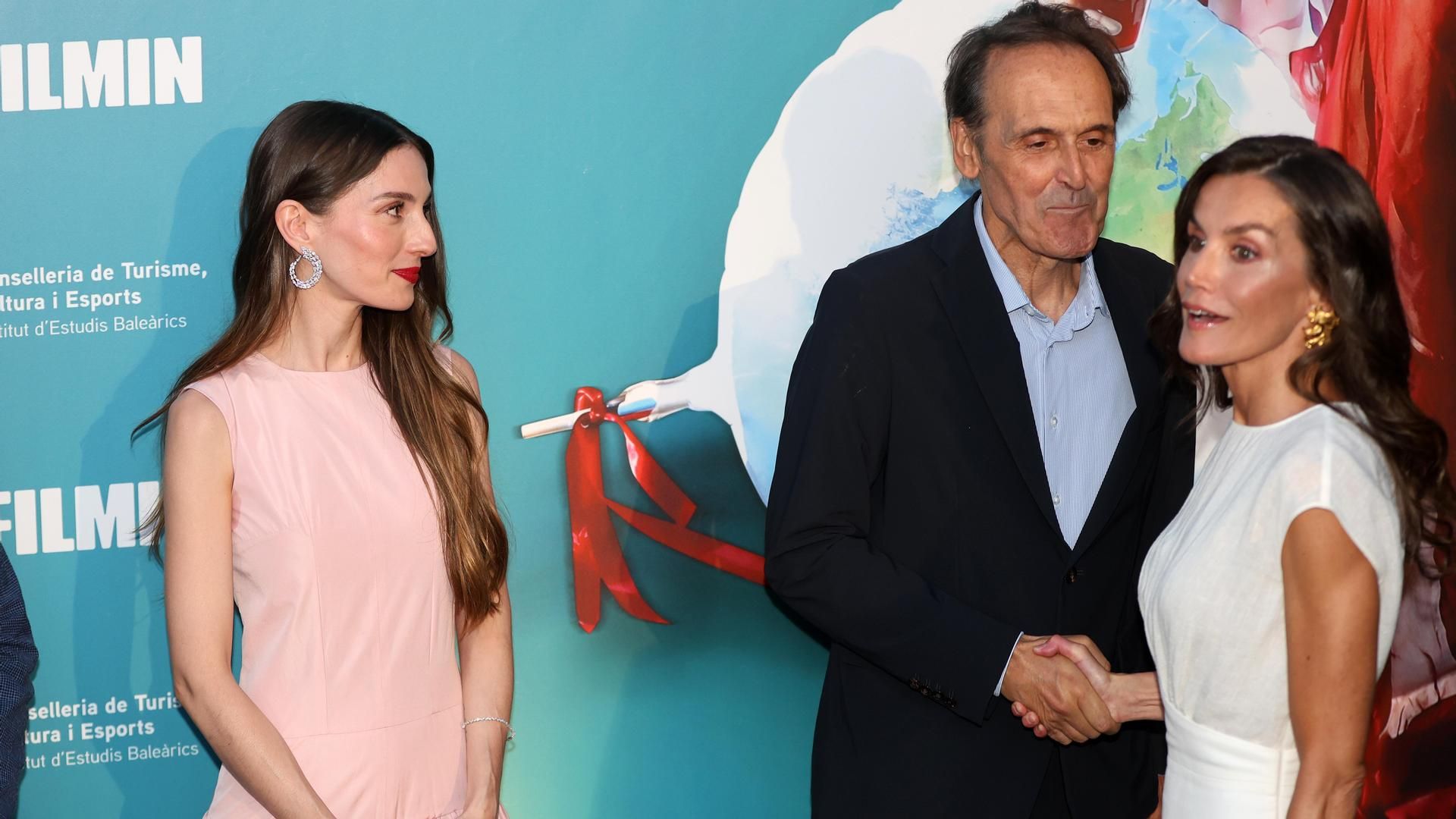 La reina Letizia, junto al compositor Alberto Iglesias y la actriz María Valverde