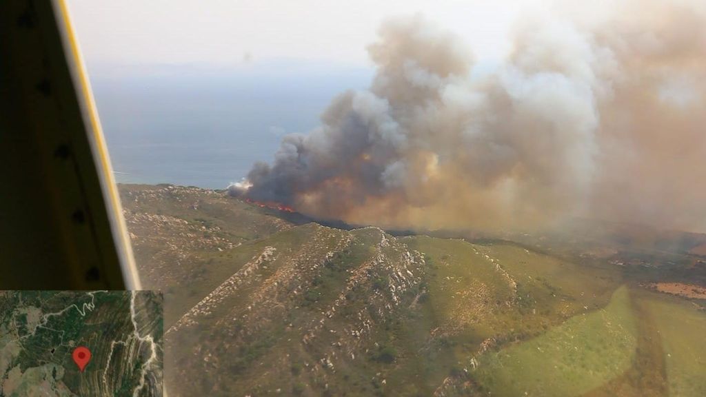 Alerta por un incendio en Tarifa, en Cádiz: las autoridades evacuan un camping, con atención también en Valdevaqueros