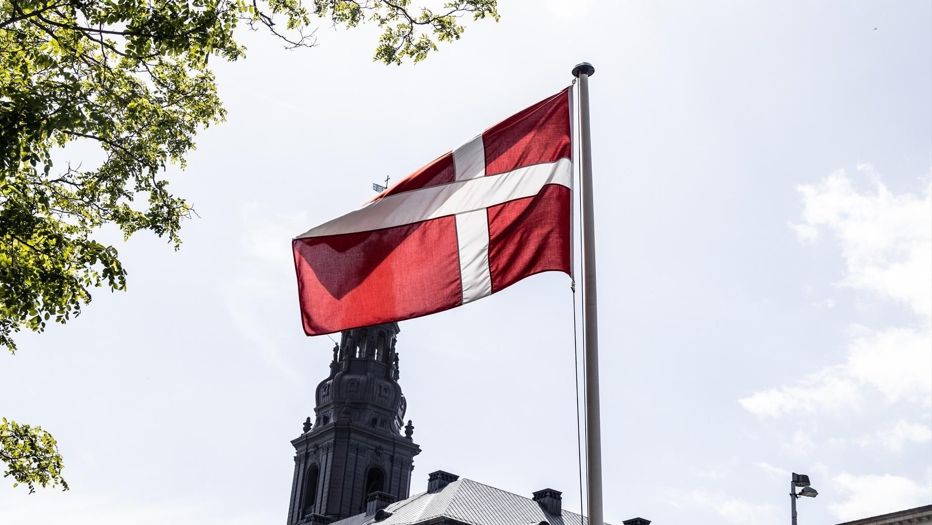 Criticas a una estatura de una sirena en Copenhague por ser "pornográfica y fea"