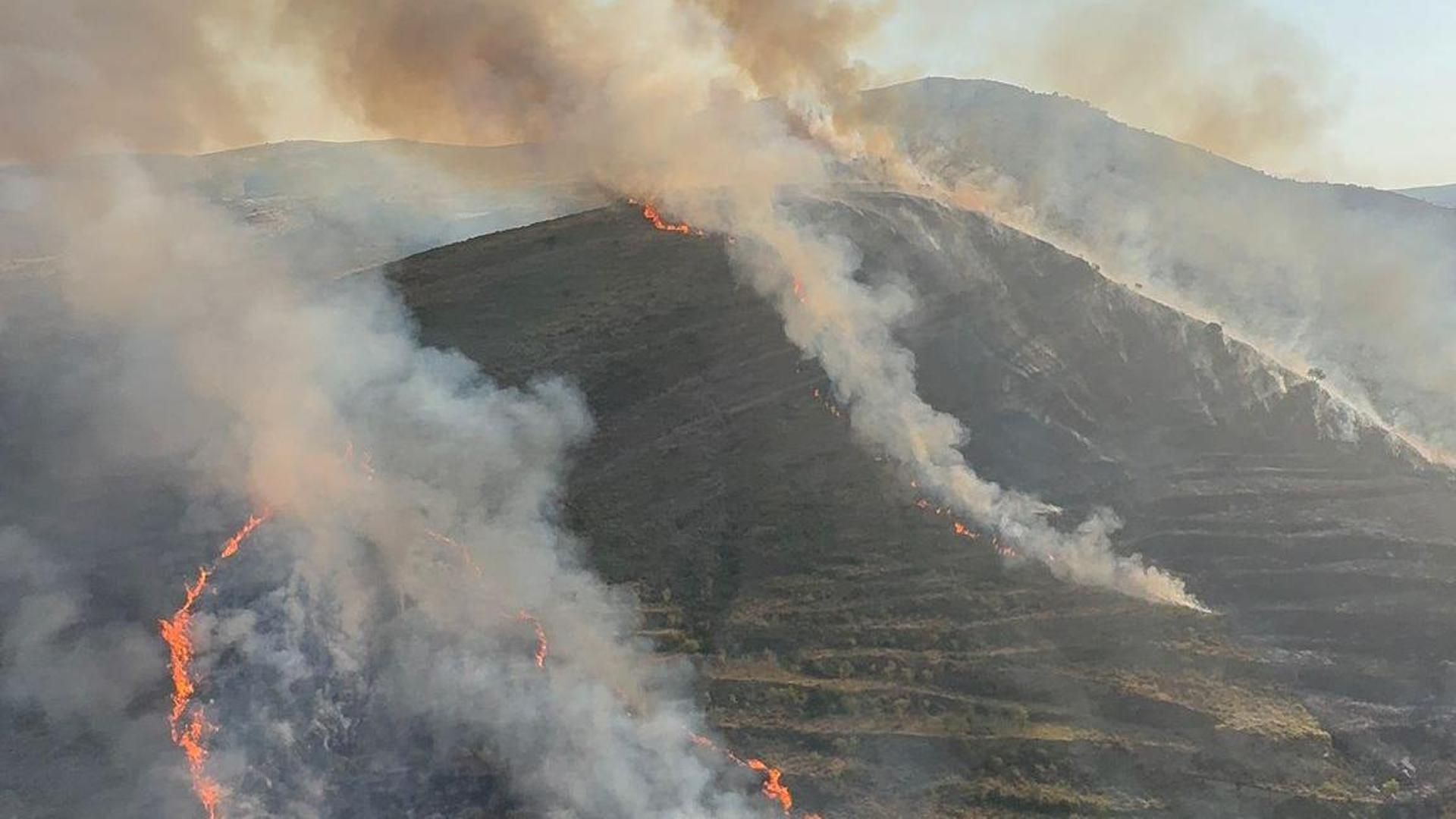 Estabilizado el incendio de Valdeperillo (La Rioja)