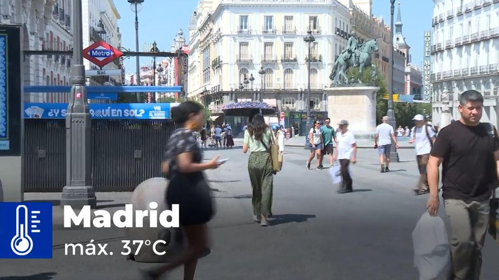 La ola de calor pone a prueba el turismo en Andalucía y Madrid