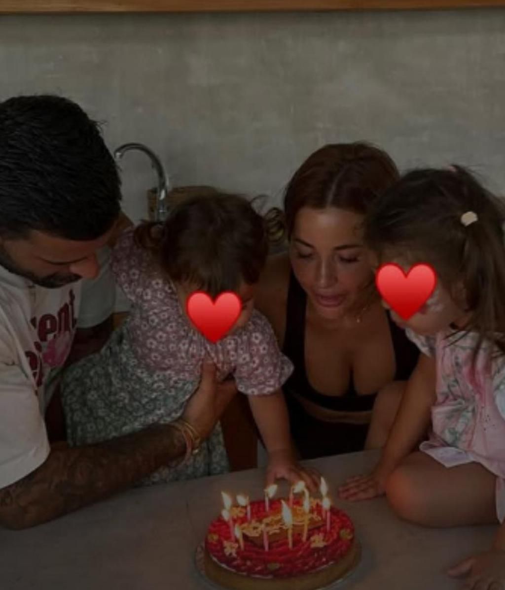 Rym Renom publica una foto con su familia para agradecerles su apoyo