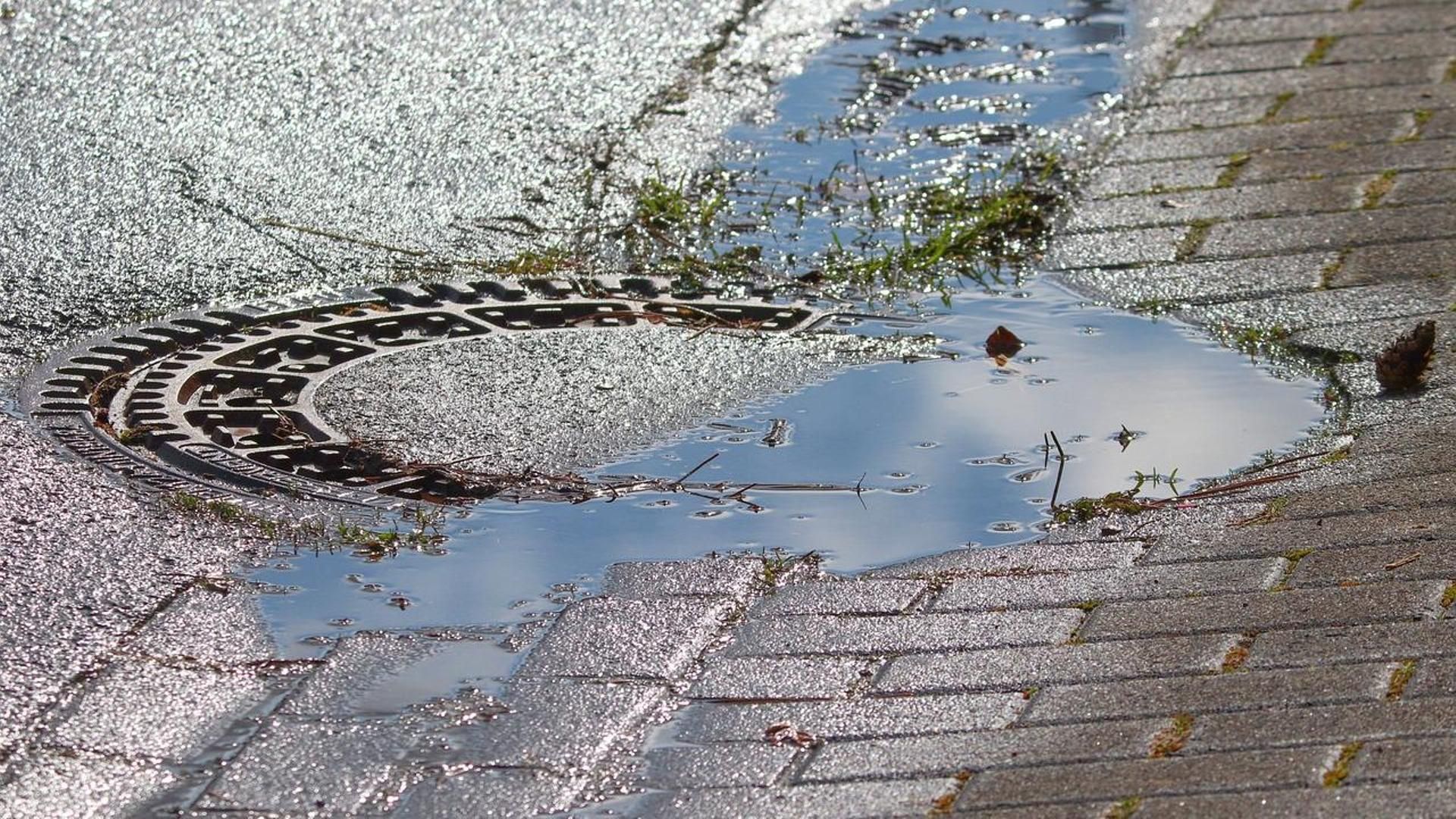 Un niño de dos años muere al caer en una alcantarilla en Malasia