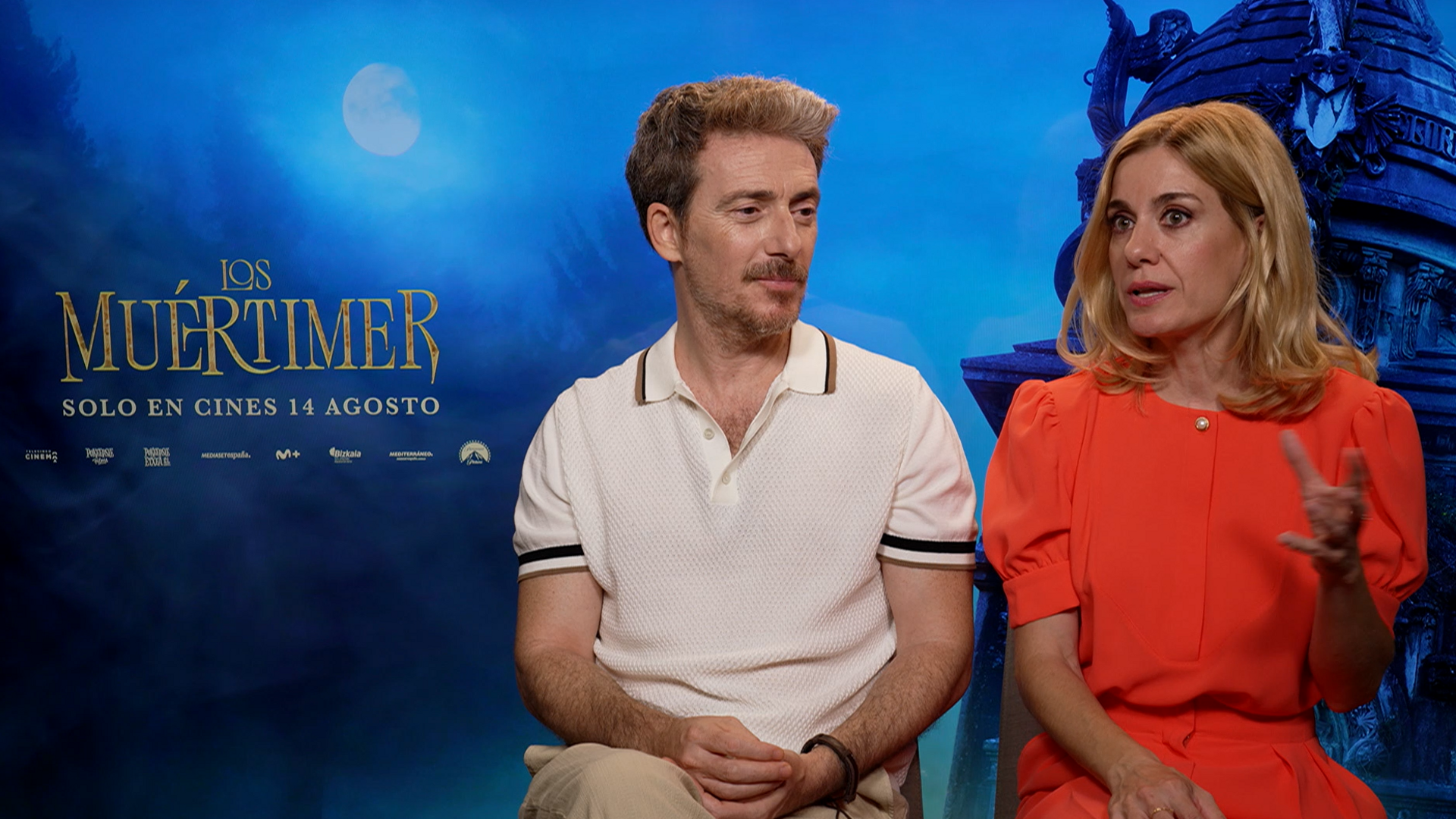 Alexandra Jiménez y Víctor Clavijo revelan sus inesperadas referencias para interpretar a los padres en 'Los Muértimer' Exclusivo Web Divinity Extra 06/08/25
