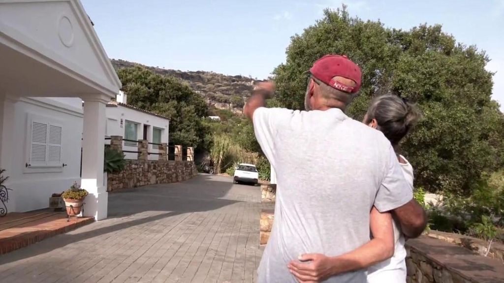 Así vivieron los turistas y vecinos su huida por las llamas en Tarifa