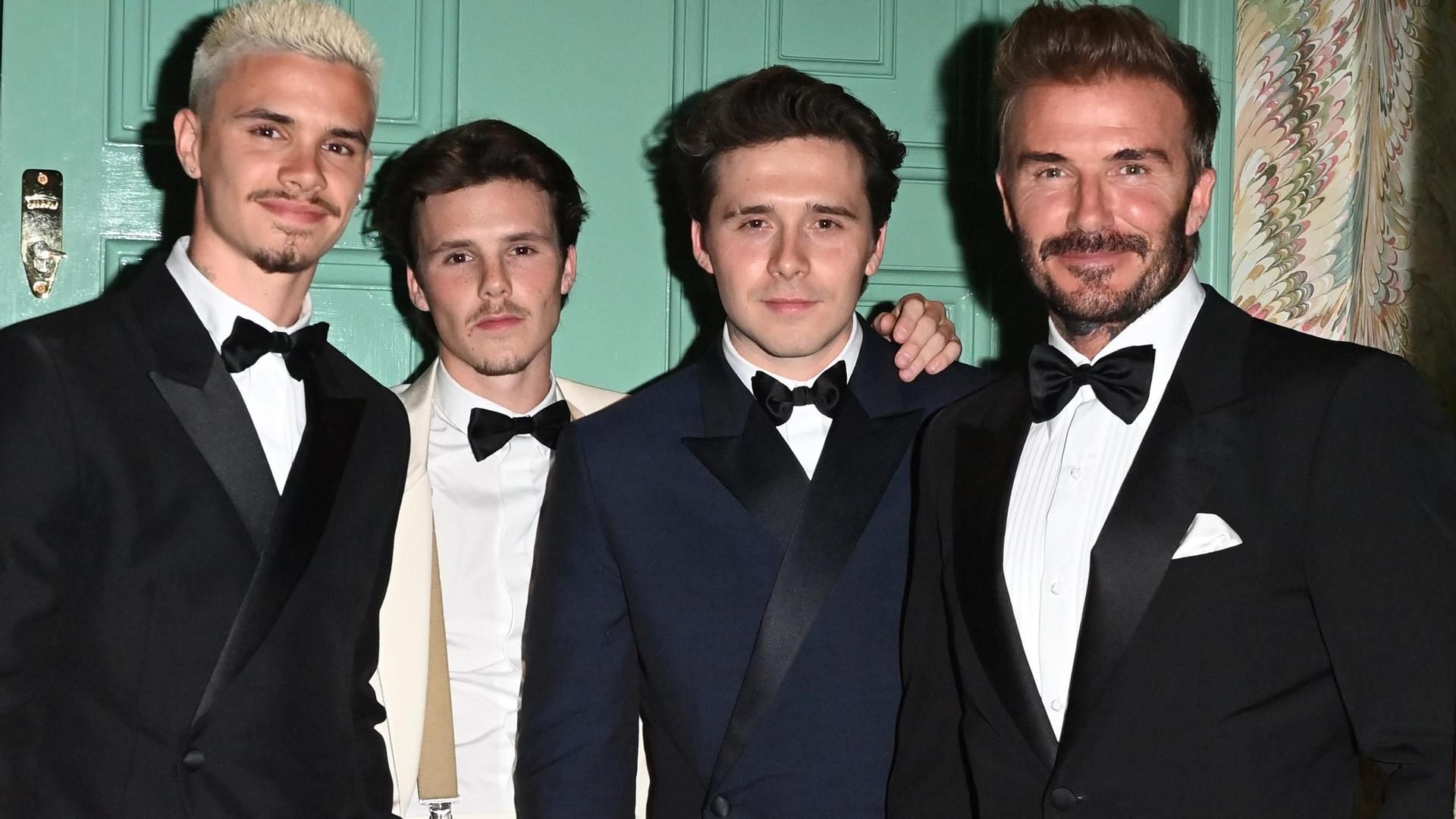 David Beckham y sus hijos Brooklyn, Romeo y Cruz