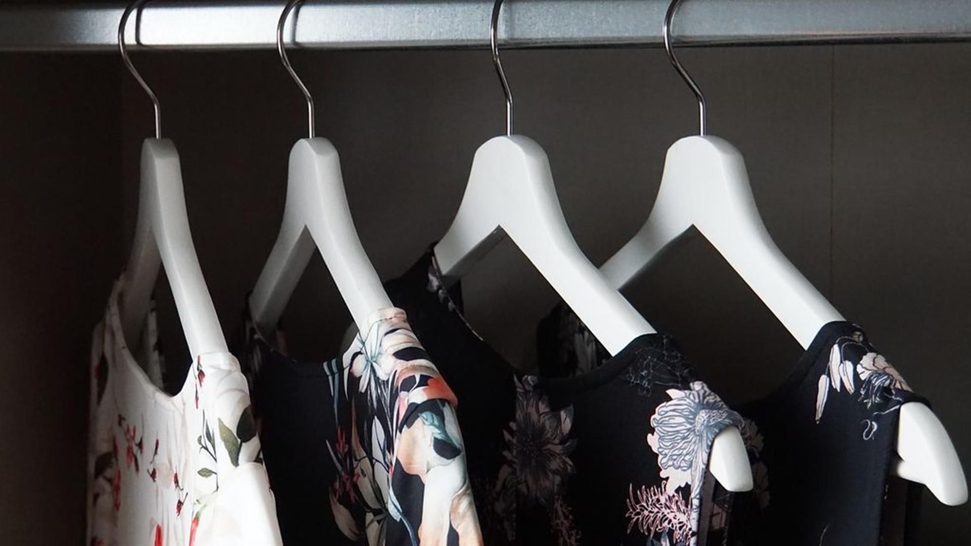 Encuentran a un joven desnudo en el armario de su exnovia: tenía una orden de alejamiento