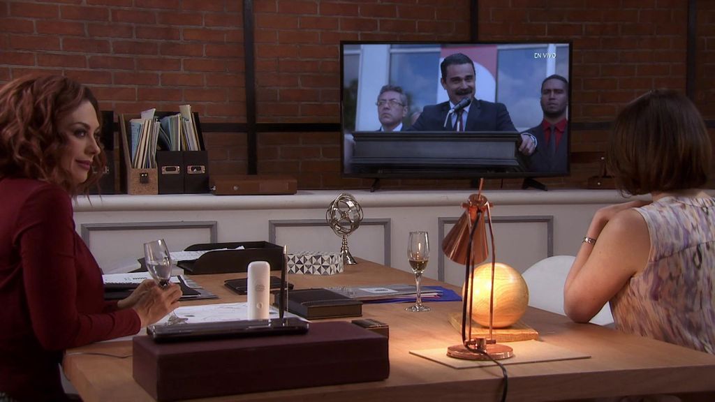 Felipe es acallado La Doña Temporada 1 Capítulo 104