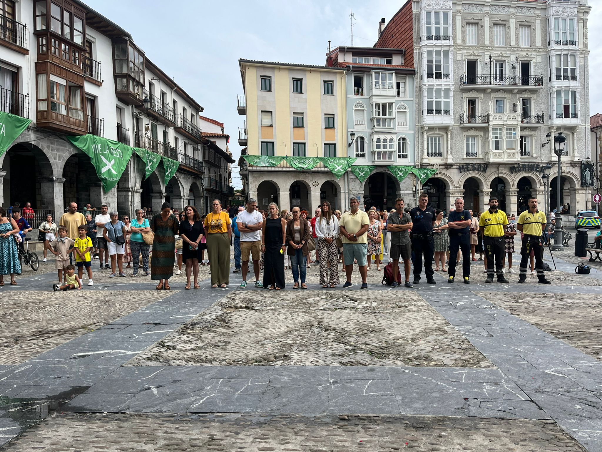 Minuto de silencio por la muerte del chaval de 12 años en Castro Urdiales