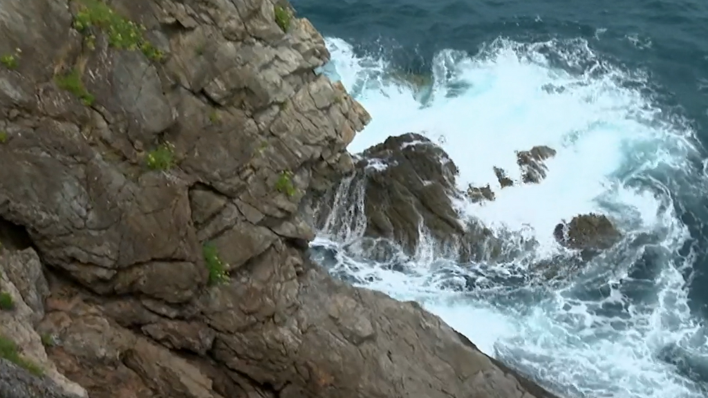 Muere un niño de 12 años tras caer por un acantilado mientras jugaba al escondite en Castro Urdiales