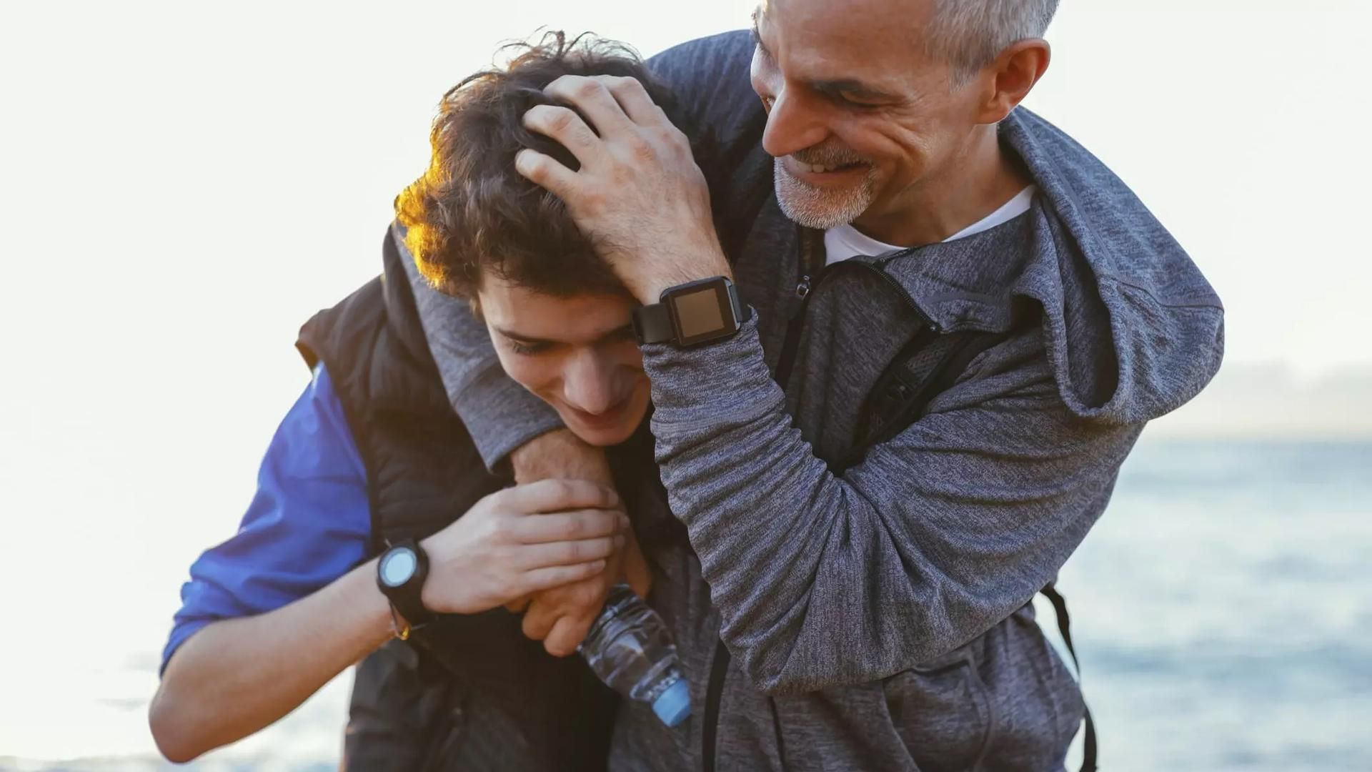Padre e hijo durante el verano Padre e hijo durante el verano