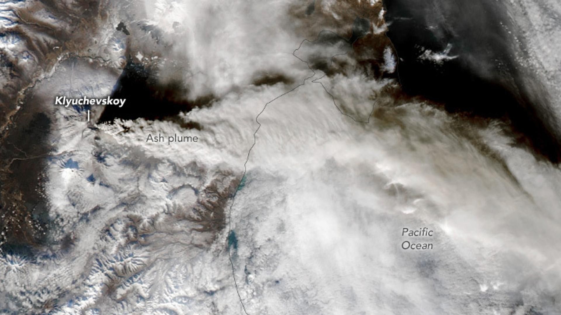 Se han registrado “varias explosiones” una semana después de que el volcán entrara en erupción, rompiendo más de 500 años de inactividad