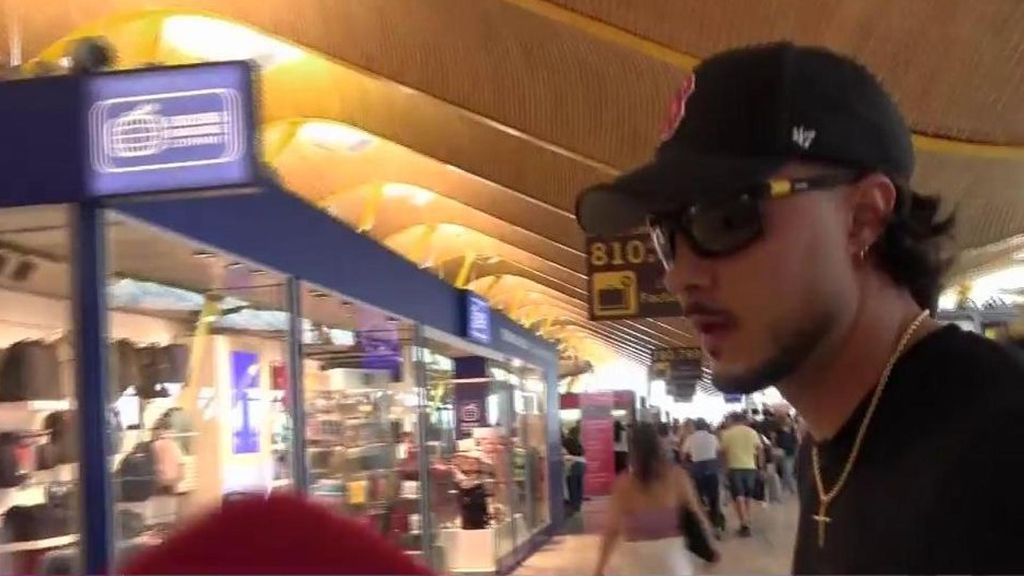 Carlo Costanzia reacciona a las fotografías de Alessandro Lequio en bañador y se muestra molesto con la prensa: "Me habéis..."