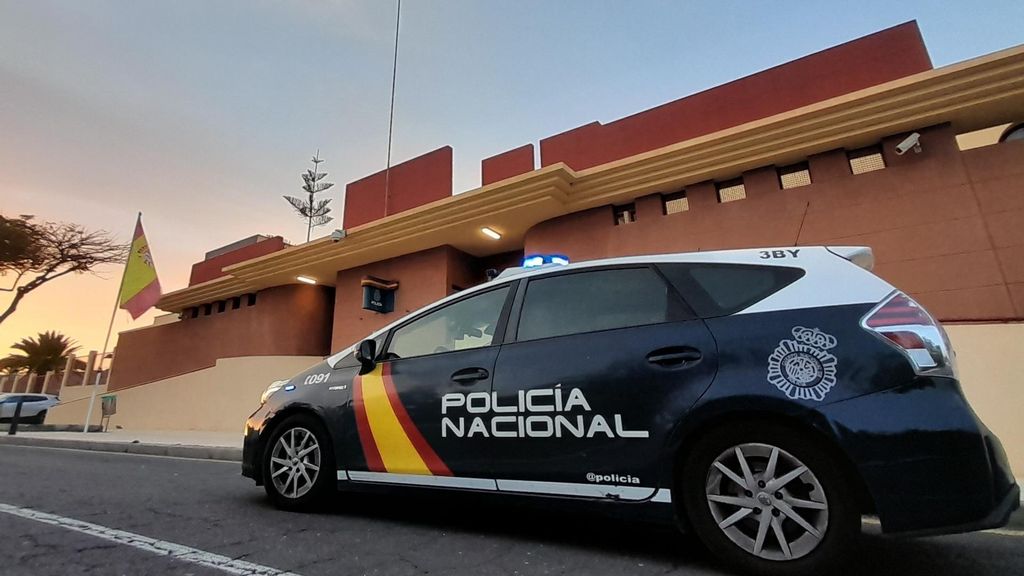 Detienen a un menor que intentó agredir sexualmente a una joven tras colarse en su habitación de hotel en Arona, Tenerife