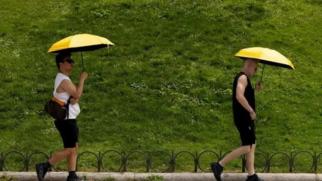 Es un fenómeno de alta peligrosidad, que combina rayos sin lluvia, calor y viento, creando condiciones perfectas para la propagación del fuego