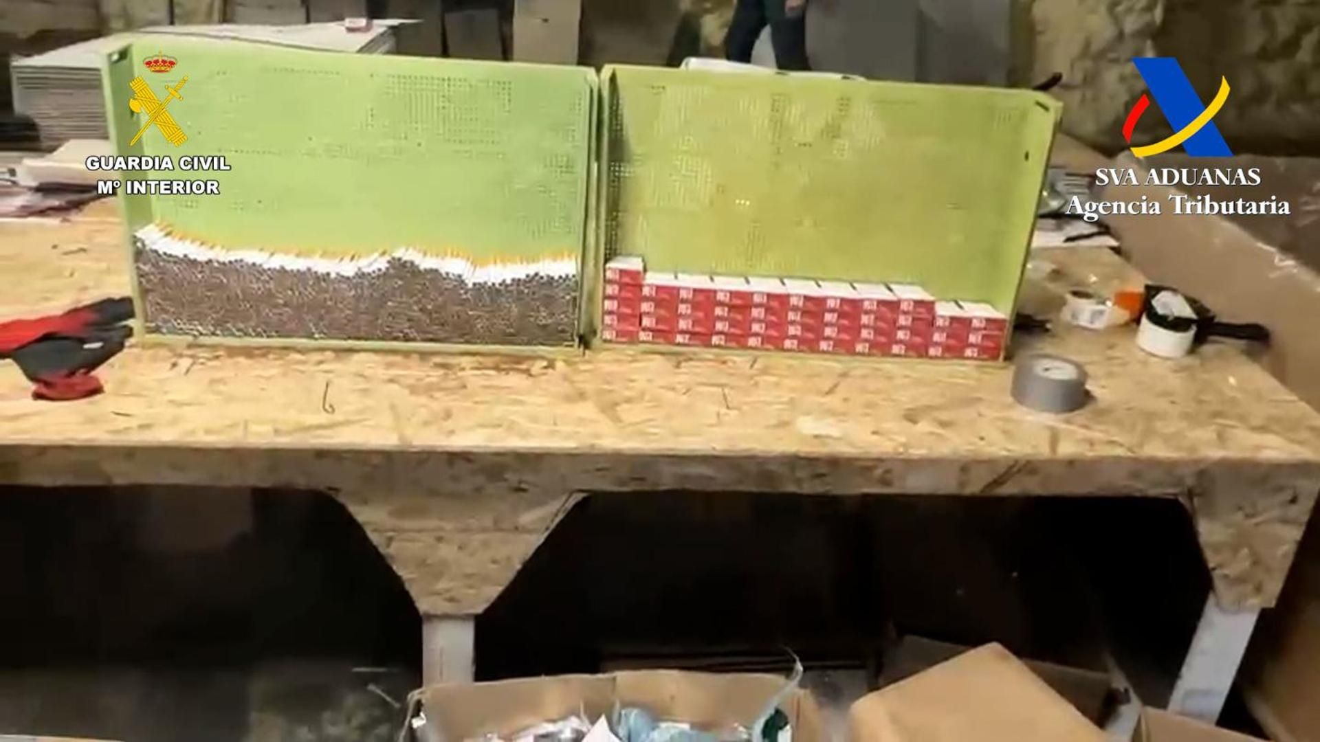 Fabricación de tabaco ilegal en una fábrica desmantelada