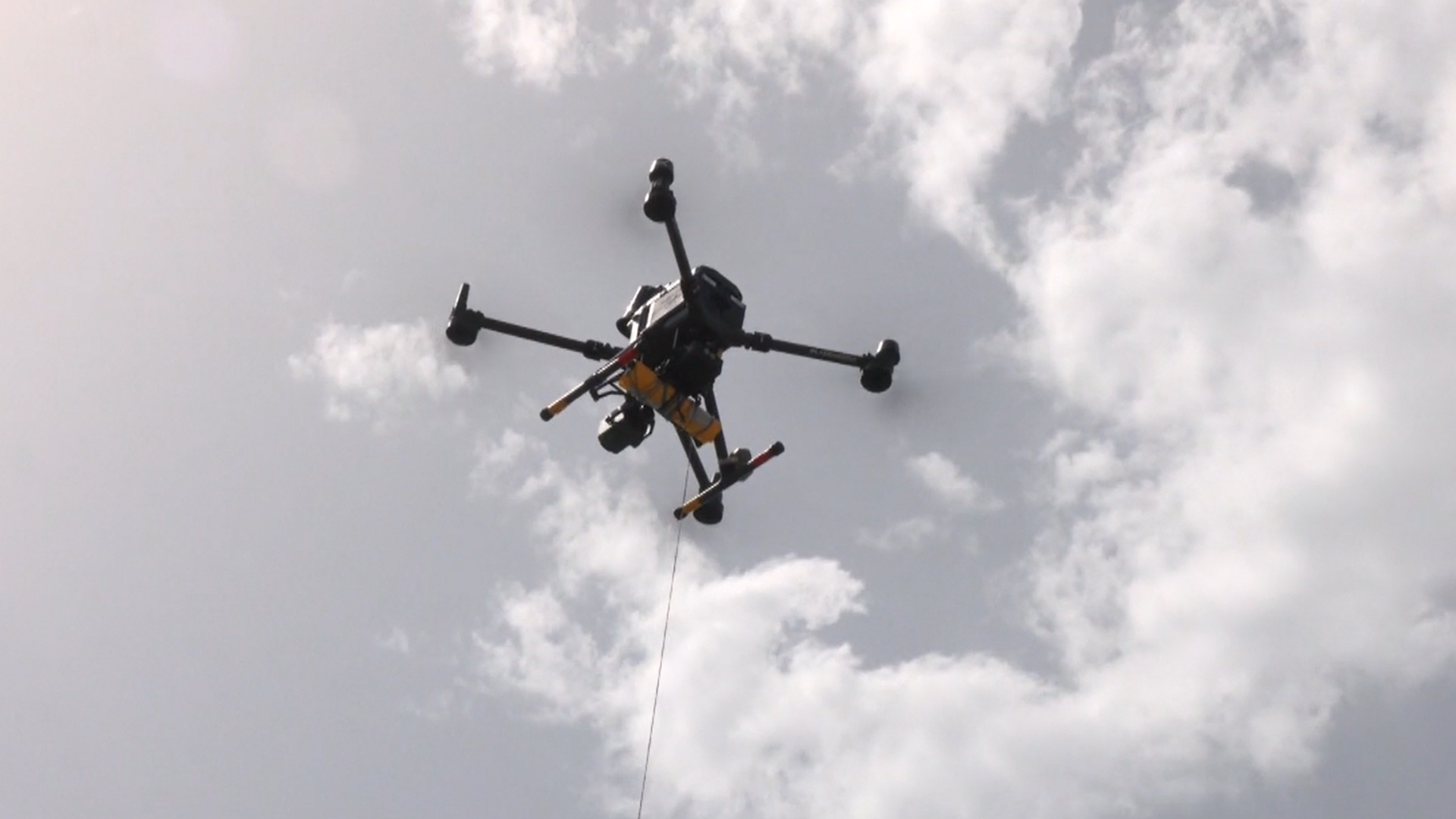 Fuengirola, pionera en usar drones para vigilar en la playa: tan solo en 15 días han salvado a seis personas